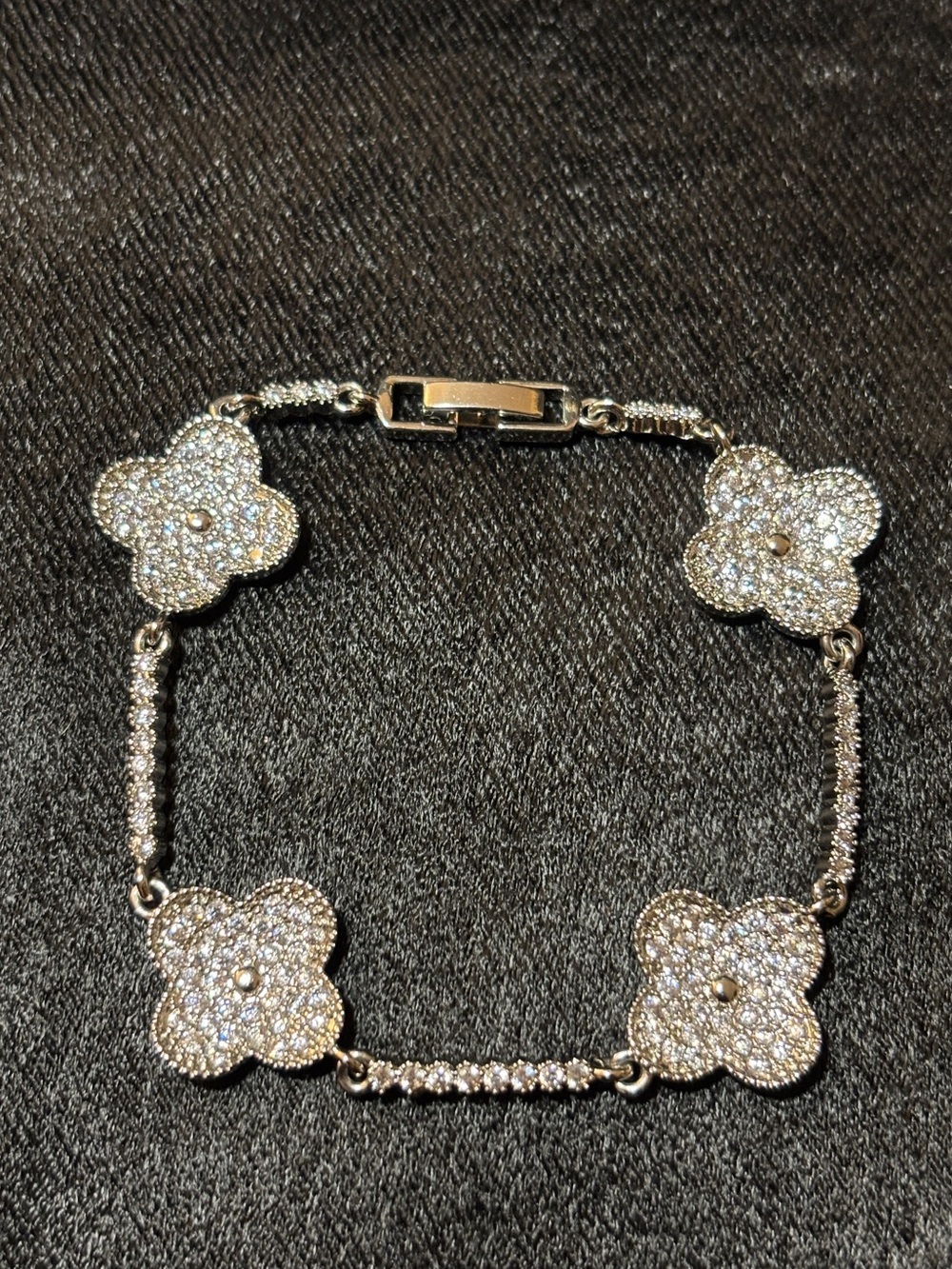 2.7mm Silver Tone Clover Tennis CZ Bracelet 8 in.